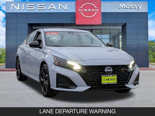 2025 Nissan Altima SR