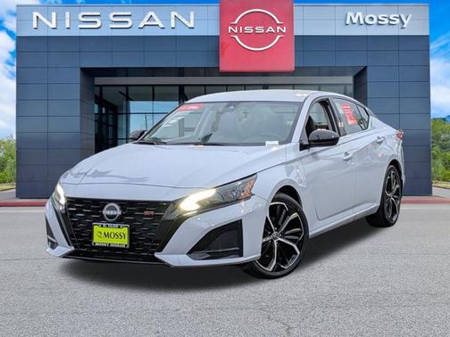 2025 Nissan Altima SR