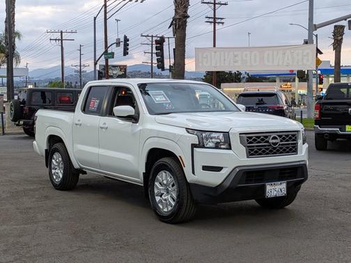 2022 Nissan Frontier SV