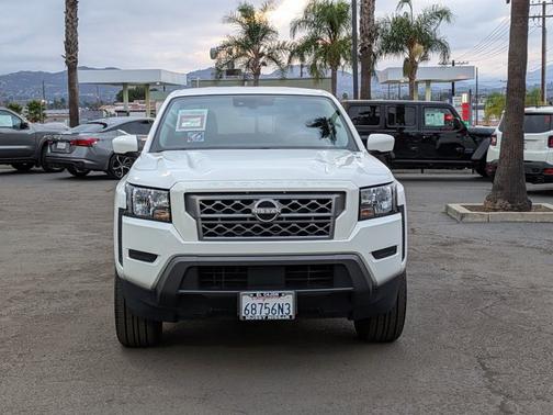 2022 Nissan Frontier SV