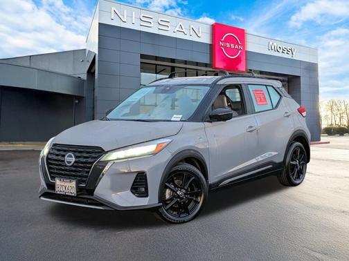 2021 Nissan Kicks SR