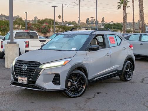 2021 Nissan Kicks SR