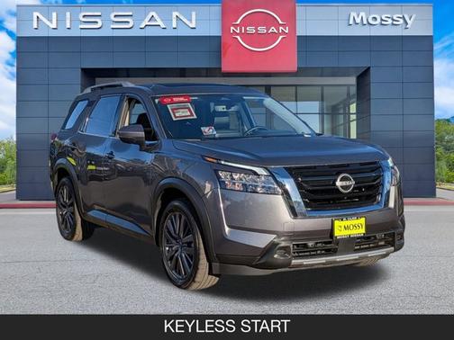 2024 Nissan Pathfinder SL