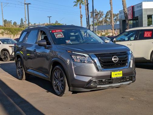 2024 Nissan Pathfinder SL