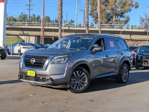 2024 Nissan Pathfinder SL