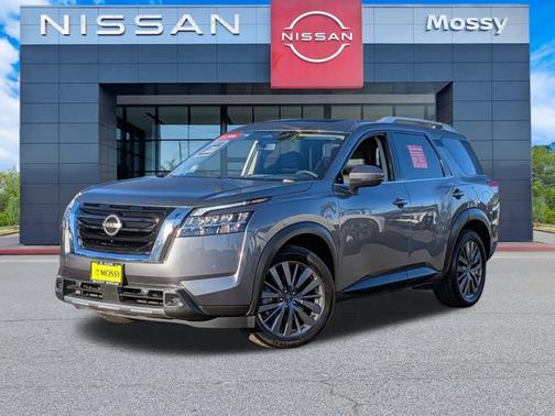 2024 Nissan Pathfinder SL