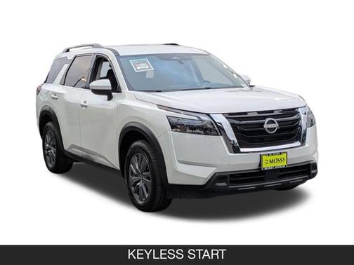 Glacier White 2025 Nissan Pathfinder SV
