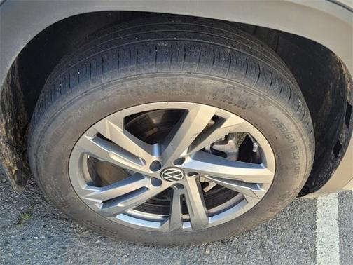 2024 Volkswagen Atlas Cross Sport 2.0T SEL R-Line