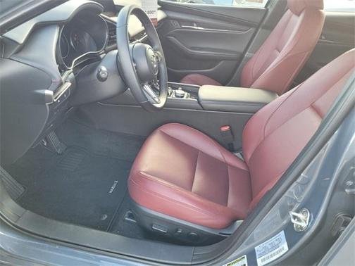 2024 Mazda Mazda3 2.5 S Carbon Edition