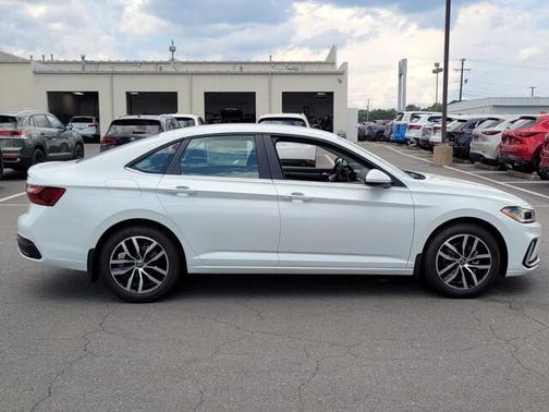 2025 Volkswagen Jetta 1.5T SE