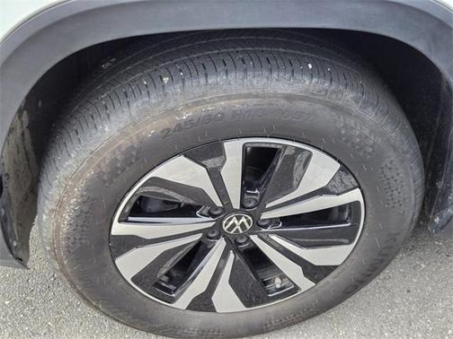 2024 Volkswagen Atlas 2.0T SE