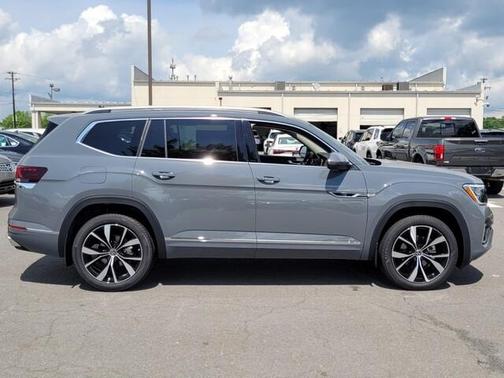 2025 Volkswagen Atlas 2.0T SEL Premium R-Line
