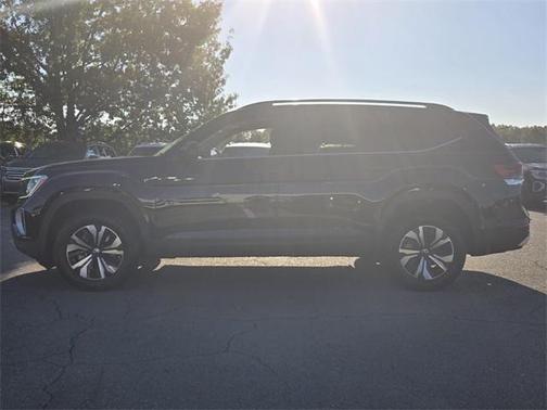 2024 Volkswagen Atlas 2.0T SE