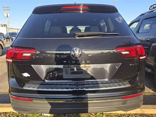 2024 Volkswagen Tiguan 2.0T Wolfsburg Edition