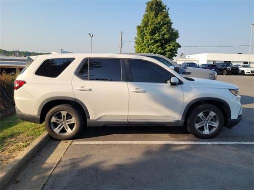 2023 Honda Pilot EX-L 8-Passenger