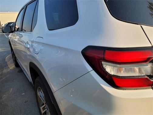 2023 Honda Pilot EX-L 8-Passenger
