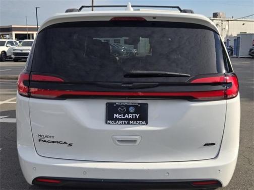 2022 Chrysler Pacifica Touring-L
