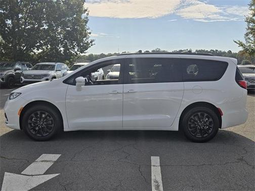2022 Chrysler Pacifica Touring-L