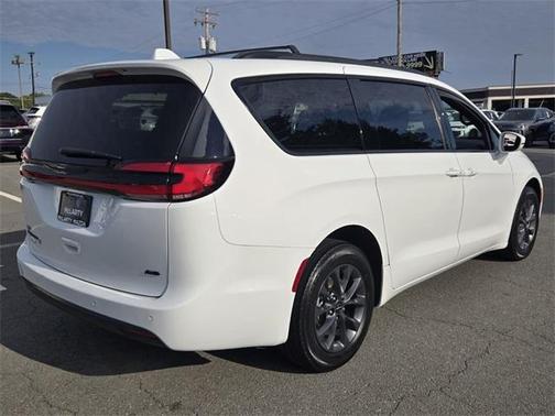 2022 Chrysler Pacifica Touring-L