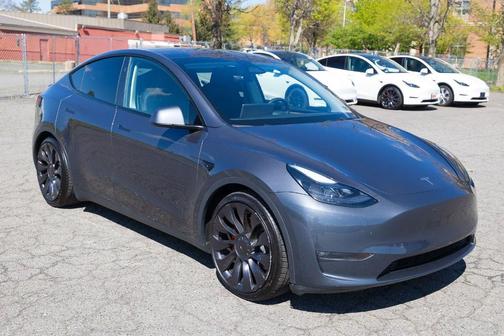 Midnight Silver Metallic 2023 Tesla Model Y Performance