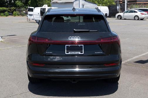 2021 Audi e-tron Prestige