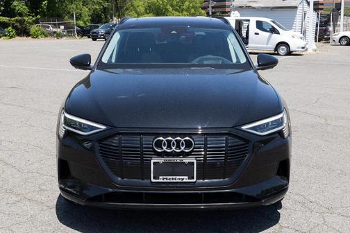2021 Audi e-tron Prestige