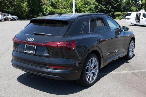 2021 Audi e-tron Prestige
