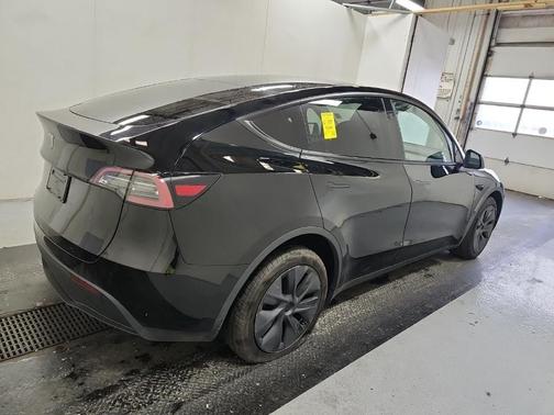 2024 Tesla Model Y Base