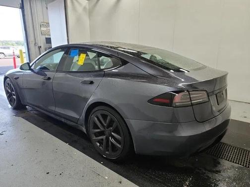 2022 Tesla Model S Base