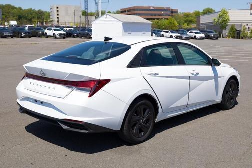 Quartz 2023 Hyundai ELANTRA SEL