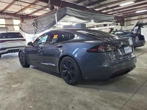 2022 Tesla Model S Base