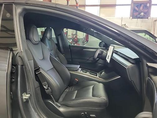 2022 Tesla Model S Base