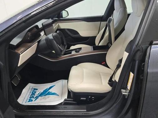 2022 Tesla Model S Base