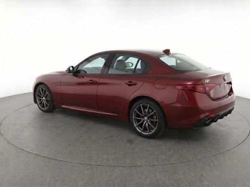 Monza Red Metallic 2017 Alfa Romeo Giulia Base
