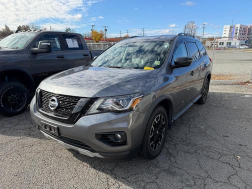 2019 Nissan Pathfinder SV