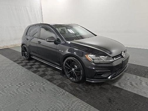 Deep Black Pearl Effect 2019 Volkswagen Golf R 2.0T w/DCC & Navigation