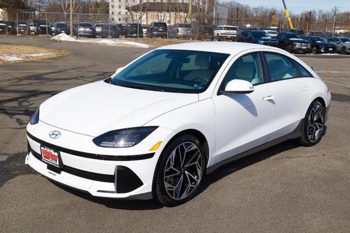 2024 Hyundai IONIQ 6 SEL