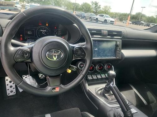 2024 Toyota GR86 Premium