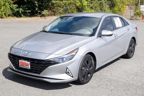 Shimmering Silver Pearl 2021 Hyundai ELANTRA SEL
