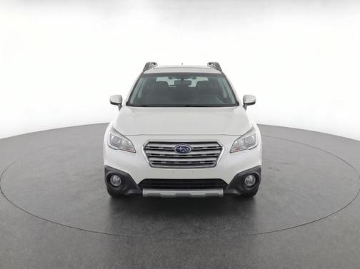 White 2017 Subaru Outback 2.5i Limited