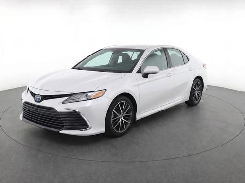 Wind Chill Pearl 2022 Toyota Camry Hybrid XLE