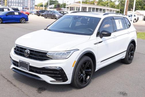 2023 Volkswagen Tiguan 2.0T SE R-Line Black