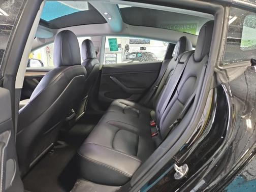 2022 Tesla Model 3 Base