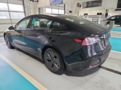 2022 Tesla Model 3 Base