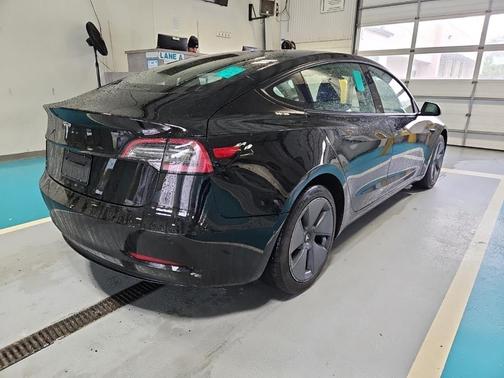 2022 Tesla Model 3 Base