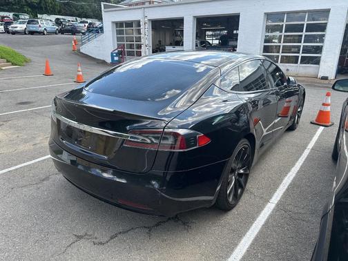 2016 Tesla Model S 90D