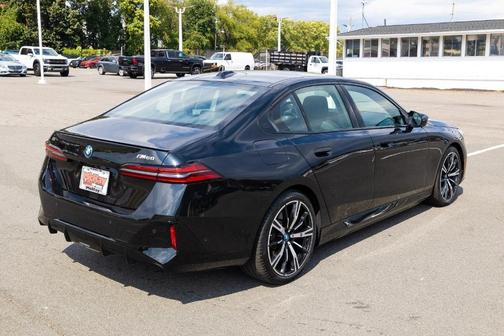 2024 BMW i5 M60