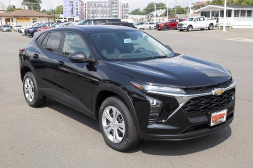 2025 Chevrolet Trax LS