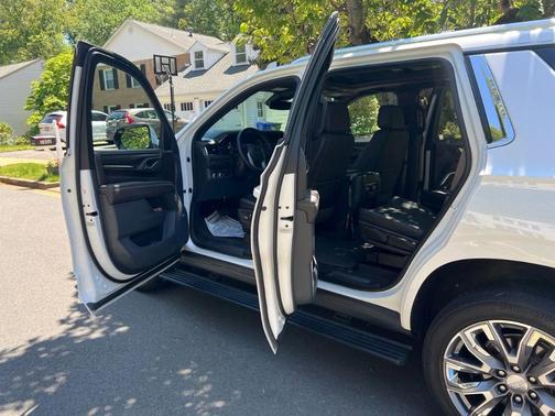 White Frost Tri-Coat 2023 GMC Yukon Denali