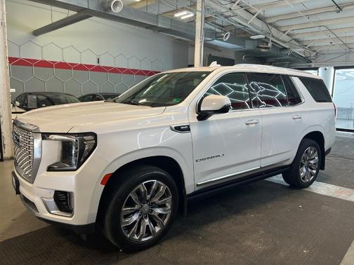 White Frost Tri-Coat 2023 GMC Yukon Denali
